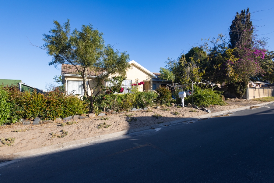 3 Bedroom Property for Sale in Bernadino Heights Western Cape